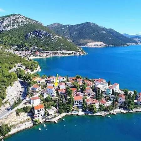 Mediterranean House - Two Bedroom With Terrace