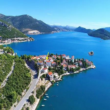 Mediterranean House - Two Bedroom With Terrace