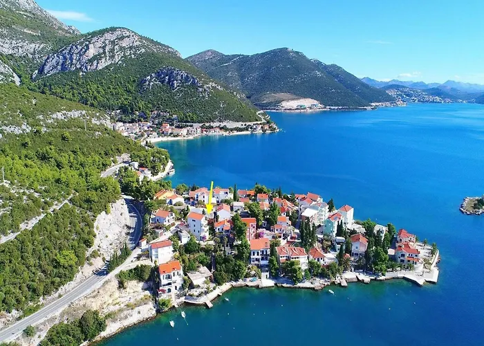 Mediterranean House - Two Bedroom With Terrace * Klek