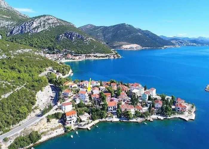 Mediterranean House - Two Bedroom With Terrace