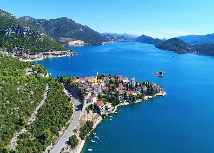 Mediterranean House - Two Bedroom With Terrace